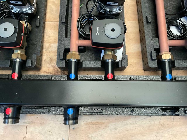 Grundfos ump3 auto 25-70 180 cv-circulatiepompen met verdeler (3x) - afbeelding 7 van  10