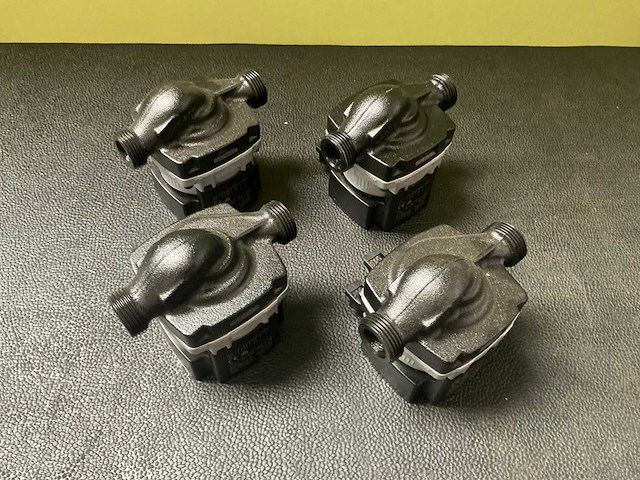 Grundfos upm4 circulatiepomp (4x) - afbeelding 1 van  1
