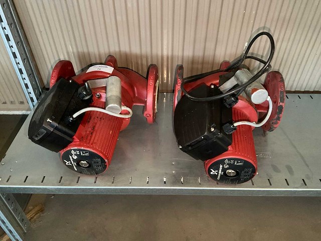 Grundfos ups tf120 circulatiepomp (2x) - afbeelding 1 van  2