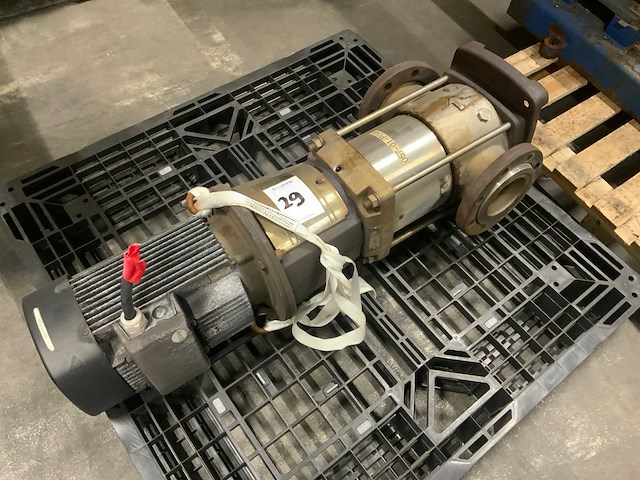 Grundfos verticale centrifugaalpomp - afbeelding 1 van  7