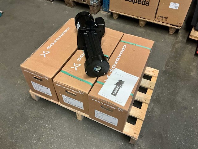 Grundfoss mta120-250a-w-a-b insteek pomp (3x) - afbeelding 1 van  7