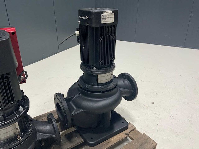 Grundfoss tp 125-110/4 a-f-a-baqe waterpomp - afbeelding 1 van  4