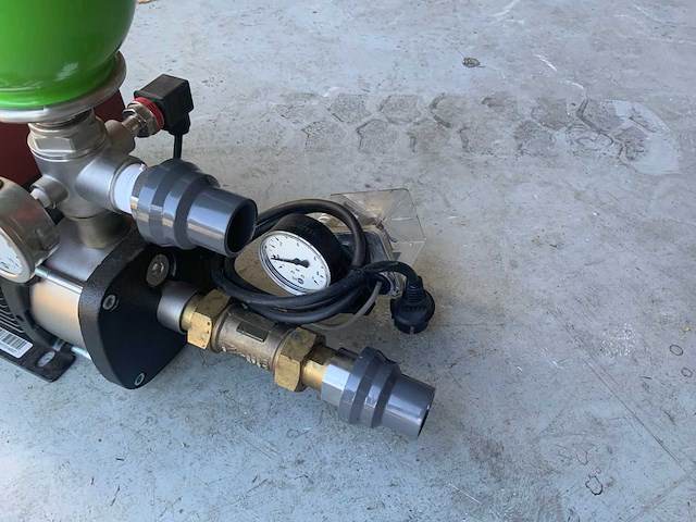 Grundfoss x cmbe 3-30 i-u-c-c-n-a hydrofoorpomp - afbeelding 5 van  5
