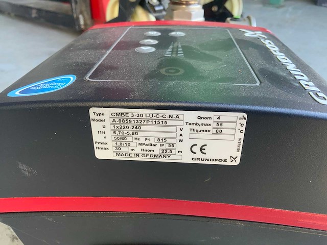 Grundfoss x cmbe 3-30 i-u-c-c-n-a hydrofoorpomp - afbeelding 3 van  5