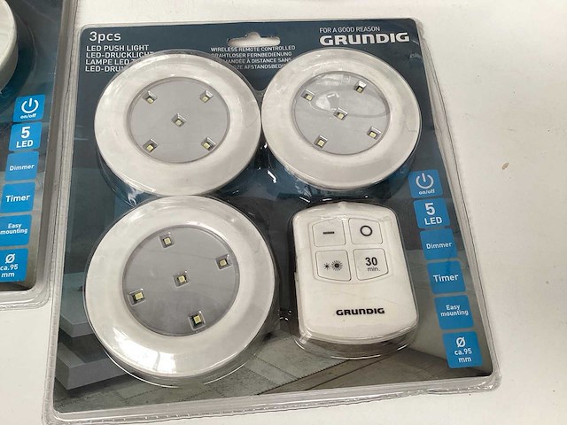 Grundig led pushlight 3 ledlampen met afstandsbediening slimme verlichting (8x) - afbeelding 2 van  3