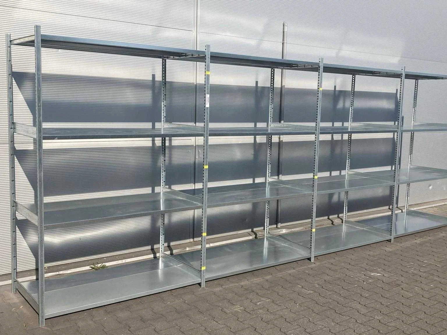 Palletstelling, legbordstelling, container unit en magazijn toebehoren