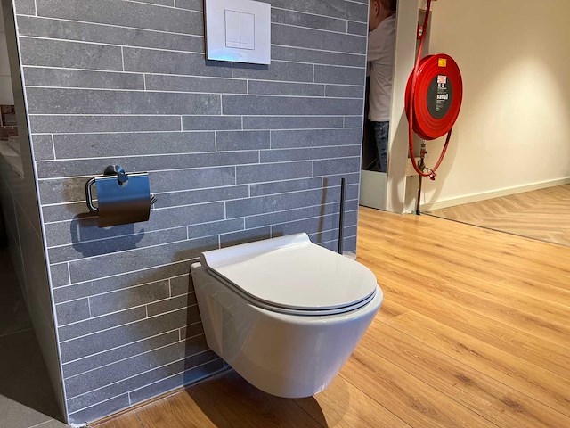Gsi - wandcloset met toiletaccessoires - afbeelding 6 van  10