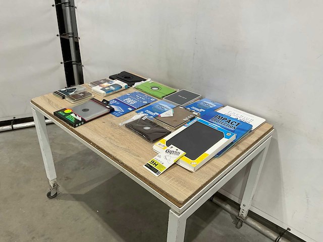 Gsm en tablet benodigdheden - afbeelding 1 van  5