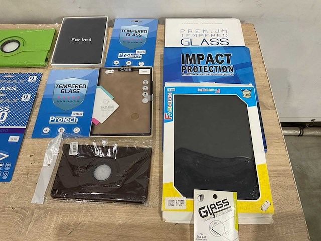 Gsm en tablet benodigdheden - afbeelding 2 van  2