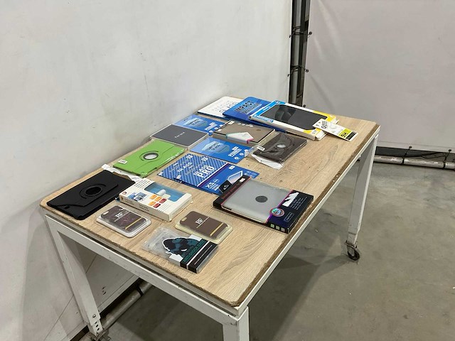 Gsm en tablet benodigdheden - afbeelding 2 van  5