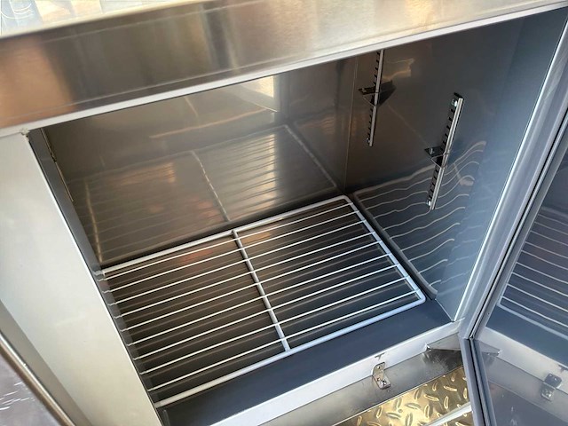 Gt compact pro 160 foodtrucks - afbeelding 15 van  28