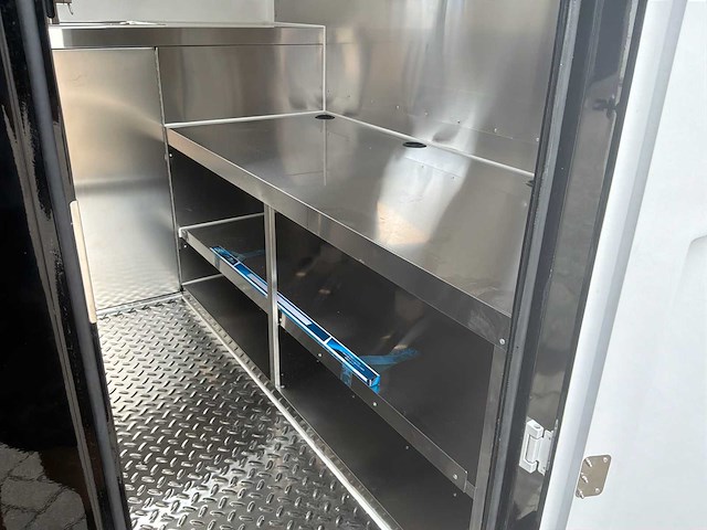 Gt compact pro 200 foodtrucks - afbeelding 2 van  26