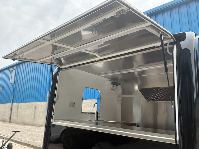 Gt compact pro 200 foodtrucks - afbeelding 24 van  26