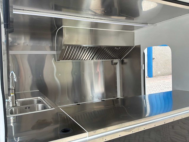 Gt compact pro 200 foodtrucks - afbeelding 25 van  26