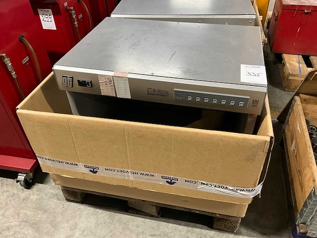 Gti minimatcher color viewing booth - afbeelding 1 van  2