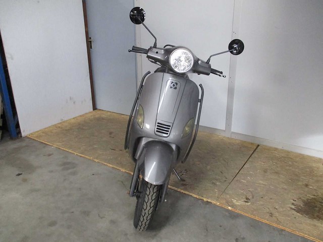 Gts - bromscooter - toscana pure - scooter - afbeelding 3 van  9