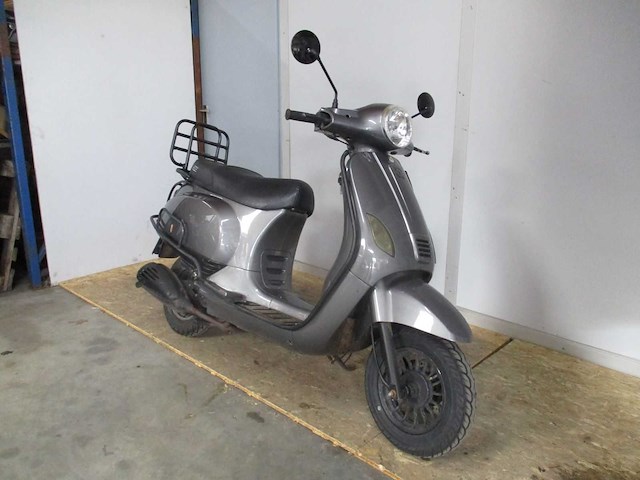 Gts - bromscooter - toscana pure - scooter - afbeelding 5 van  9