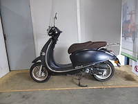 Gts - snorscooter - bellavista 50 - scooter - afbeelding 1 van  11