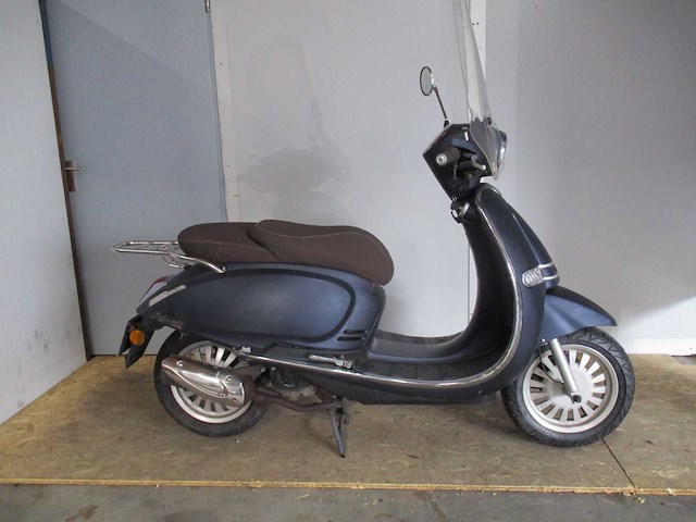 Gts - snorscooter - bellavista 50 - scooter - afbeelding 8 van  11