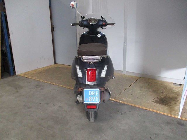 Gts - snorscooter - bellavista 50 - scooter - afbeelding 10 van  11