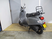 Gts toscana pure - bromscooter - 4 t - scooter - afbeelding 2 van  11
