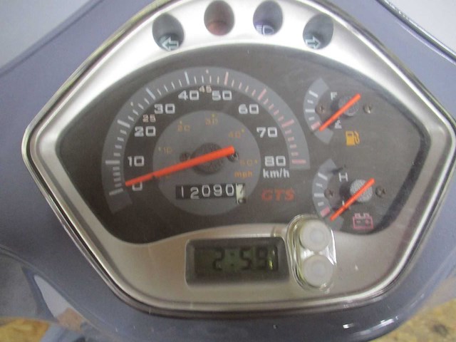 Gts toscana pure - bromscooter - 4 t - scooter - afbeelding 3 van  11