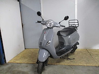 Gts toscana pure - bromscooter - 4 t - scooter - afbeelding 4 van  11