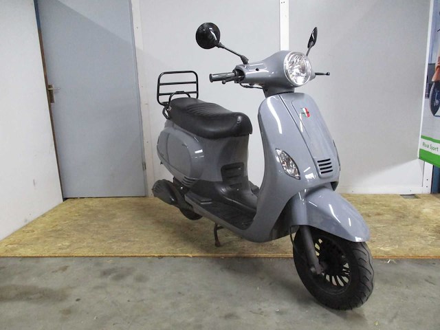 Gts toscana pure - bromscooter - 4 t - scooter - afbeelding 7 van  11