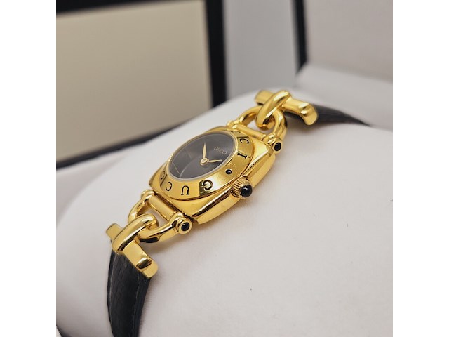 Gucci 6300l dameshorloge met goudkeurmerk, defect - afbeelding 5 van  9