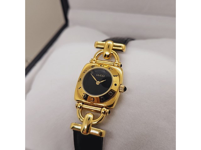 Gucci 6300l dameshorloge met goudkeurmerk - afbeelding 4 van  9