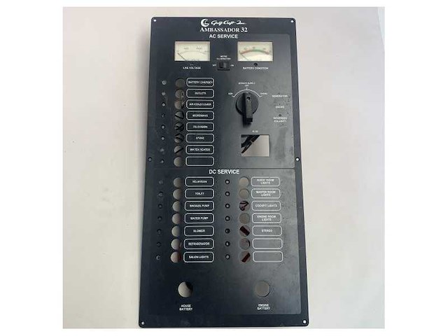 Gulf craft ambassador 32 ac | dc switch panel - afbeelding 2 van  3