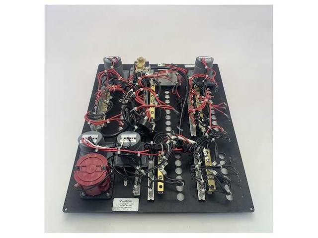 Gulf craft oryx 40 ac | dc distribution panel 12v | 230v-020-4600-0 - afbeelding 3 van  12