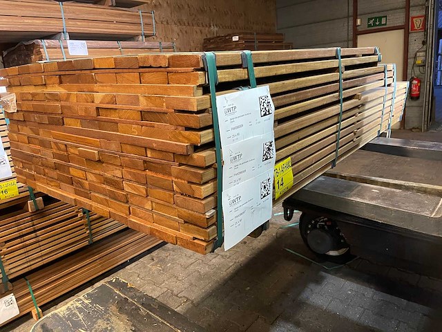 Guyana ipé - plank geschaafd - 1250-1850x90x25mm (129x) - afbeelding 2 van  3