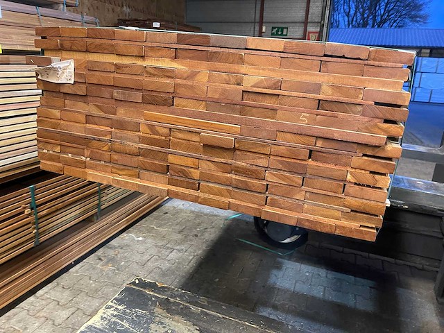 Guyana ipé - plank geschaafd - 1250-1850x90x25mm (129x) - afbeelding 3 van  3