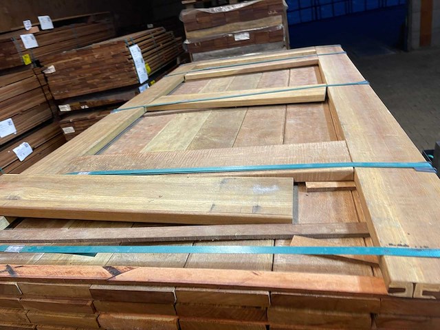 Guyana ipé - plank geschaafd - 1850x140x25mm (67x) - afbeelding 1 van  3