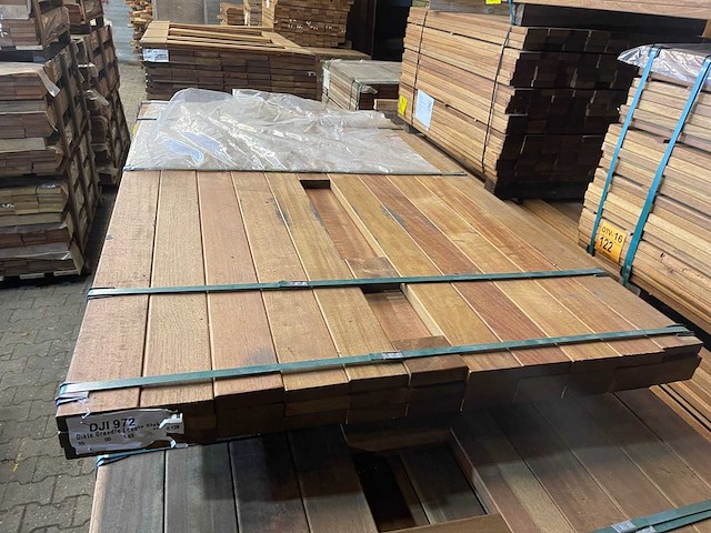 Guyana ipé - plank geschaafd - 1850x90x25mm (32x) - afbeelding 1 van  3