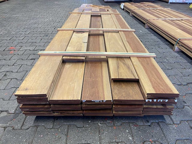 Guyana ipé country grade planken geschaafd 2500-5500x190x18mm (35x) - afbeelding 1 van  3