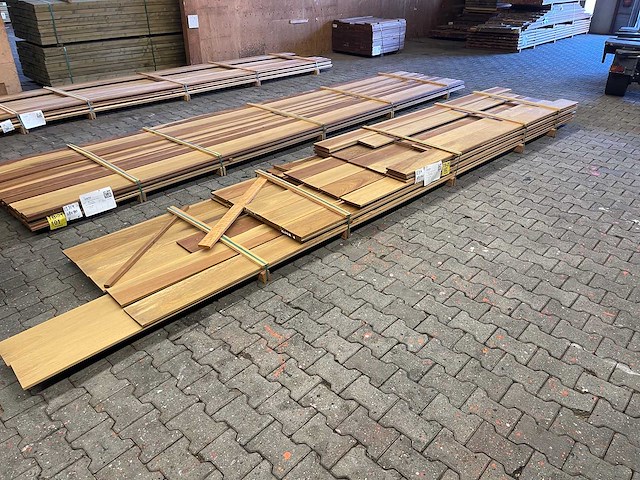 Guyana ipé country grade planken geschaafd 2500-5500x190x18mm (35x) - afbeelding 2 van  3