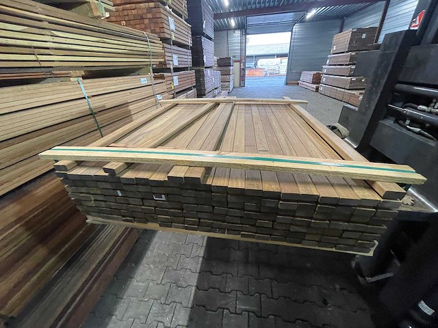 Guyana ipé latten geschaafd 1250x45x21mm (148x) - afbeelding 1 van  3
