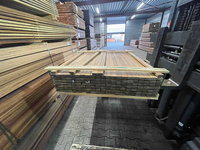 Guyana ipé latten geschaafd 1550x45x21mm (182x) - afbeelding 1 van  3