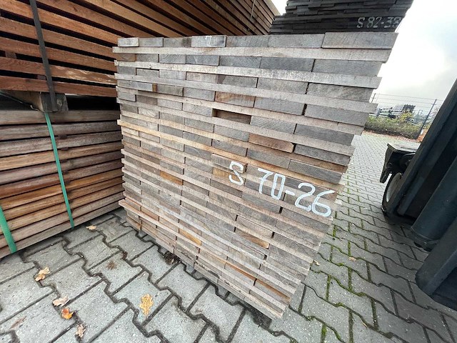 Guyana ipé planken fijnbezaagd 1250x130x27mm (133x) - afbeelding 3 van  3