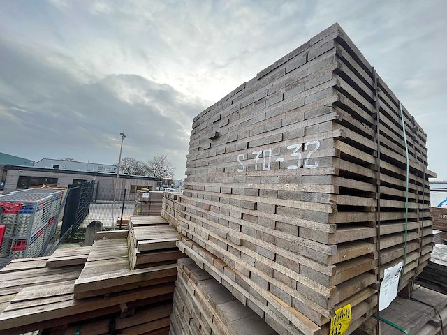 Guyana ipé planken fijnbezaagd 1250x80x27mm (228x) - afbeelding 3 van  3