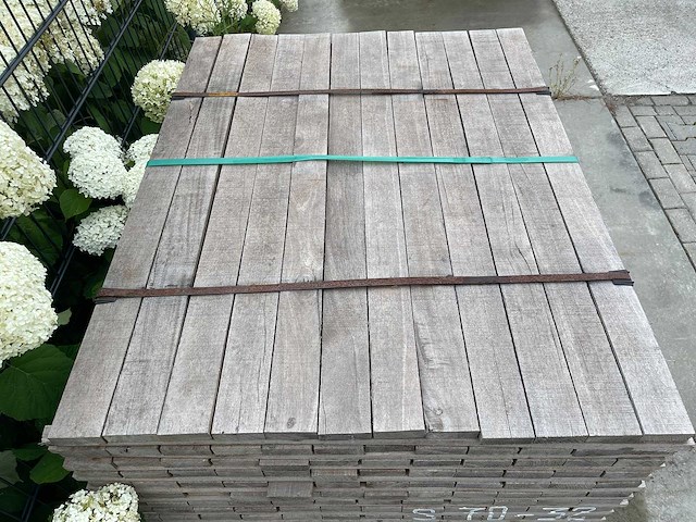 Guyana ipé planken fijnbezaagd 1250x80x27mm (228x) - afbeelding 1 van  3