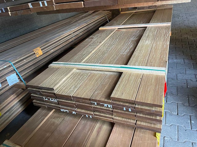 Guyana ipé planken fijnbezaagd 3050x145x21mm (46x) - afbeelding 1 van  3