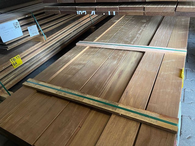 Guyana ipé planken fijnbezaagd 4000x145x21mm (38x) - afbeelding 1 van  3