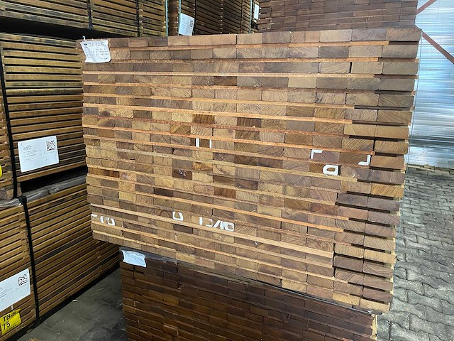 Guyana ipé planken geschaafd 1000-1250x70x25mm (160x) - afbeelding 2 van  4