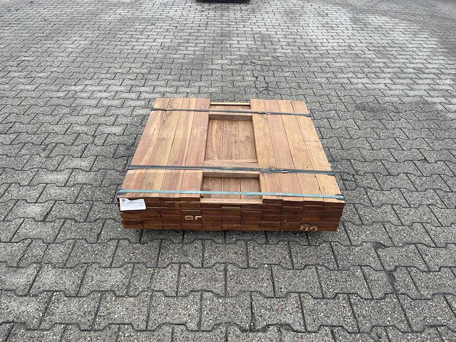 Guyana ipé planken geschaafd 1250-1550x90x25mm (127x) - afbeelding 1 van  4