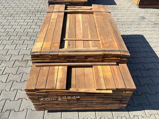 Guyana ipé planken geschaafd 1250-1550x90x25mm (182x) - afbeelding 1 van  3