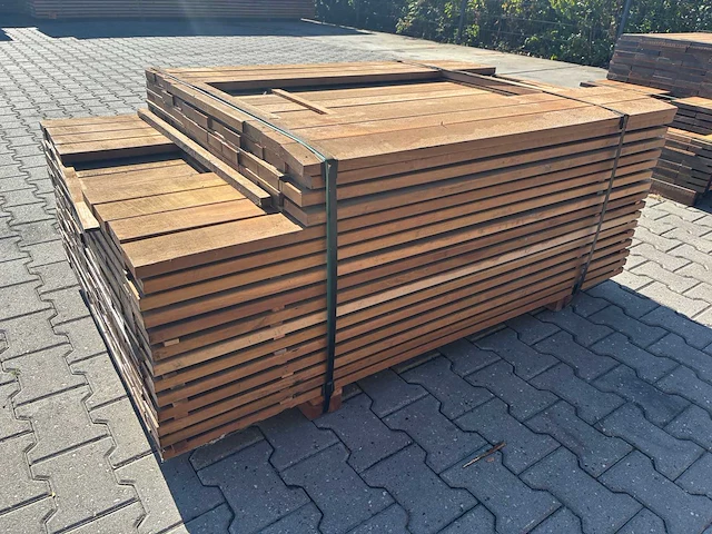 Guyana ipé planken geschaafd 1250-1550x90x25mm (182x) - afbeelding 2 van  3