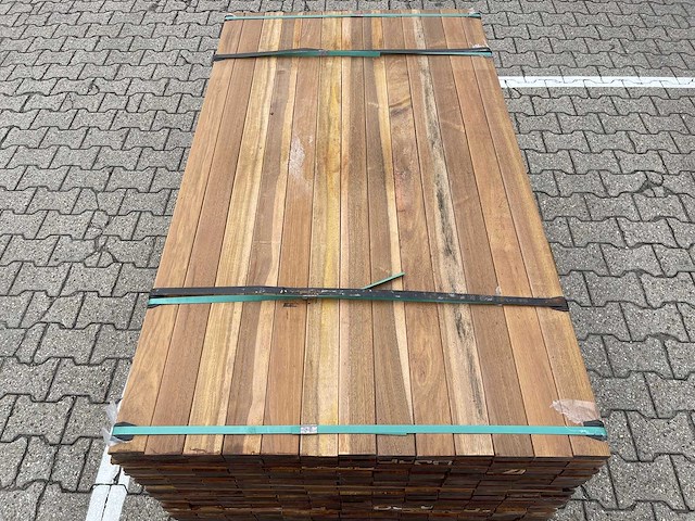 Guyana ipé planken geschaafd 1550x70x25mm (247x) - afbeelding 1 van  4